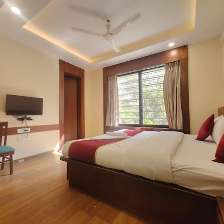 Sun Solitaire Pune Extérieur photo